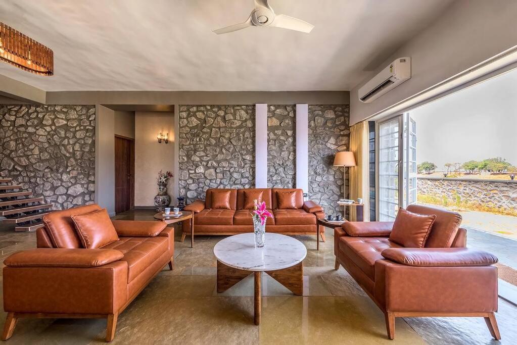 Stone Mansion By Phoenix Stays איגטפורי מראה חיצוני תמונה
