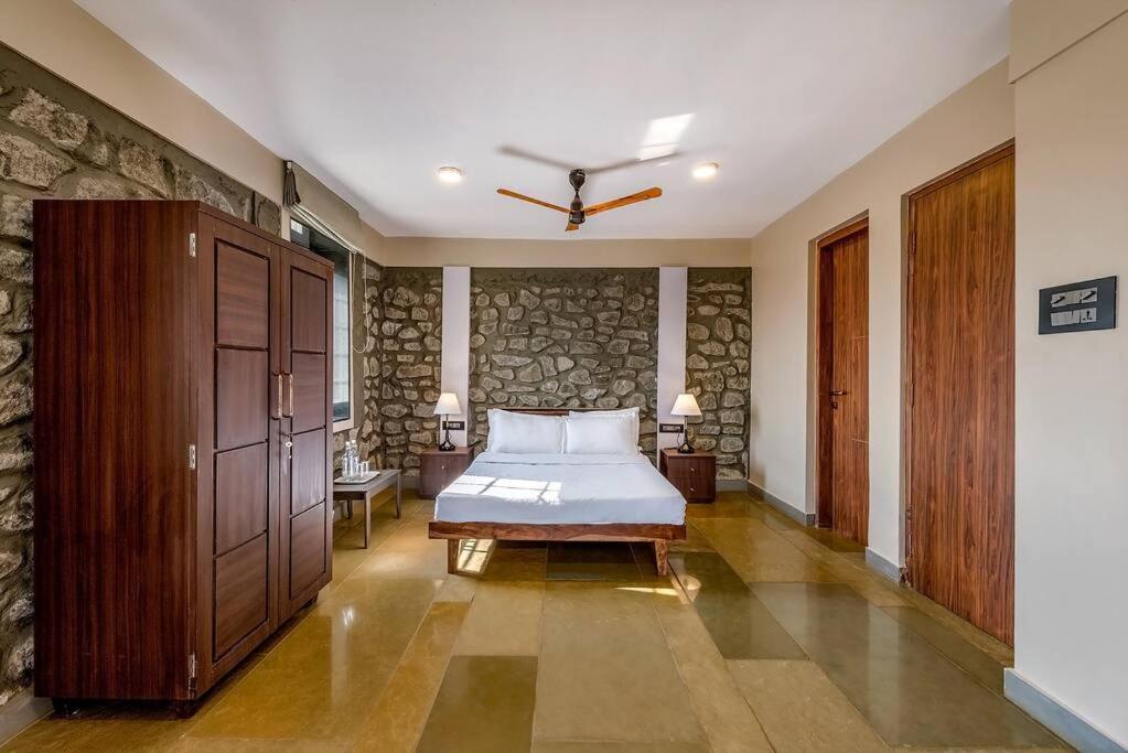 Stone Mansion By Phoenix Stays איגטפורי מראה חיצוני תמונה