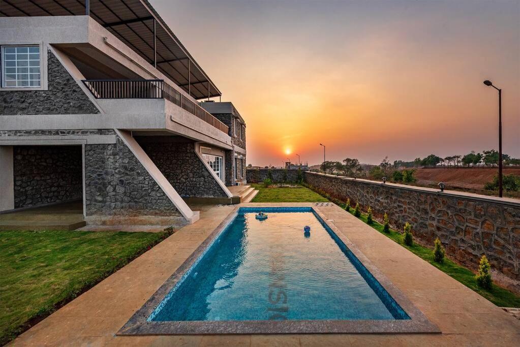 Stone Mansion By Phoenix Stays איגטפורי מראה חיצוני תמונה