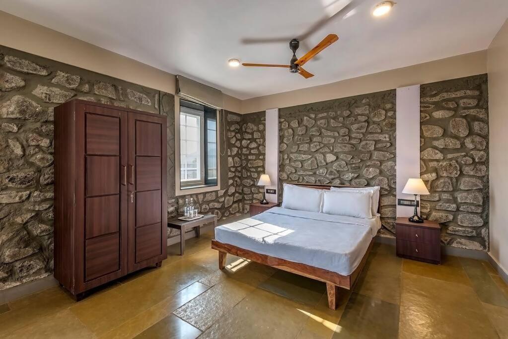 Stone Mansion By Phoenix Stays איגטפורי מראה חיצוני תמונה