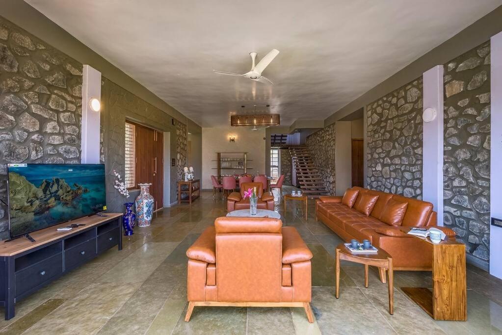 Stone Mansion By Phoenix Stays איגטפורי מראה חיצוני תמונה
