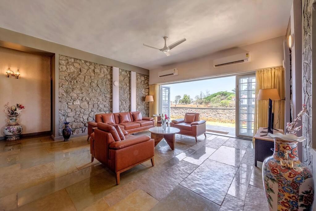 Stone Mansion By Phoenix Stays איגטפורי מראה חיצוני תמונה