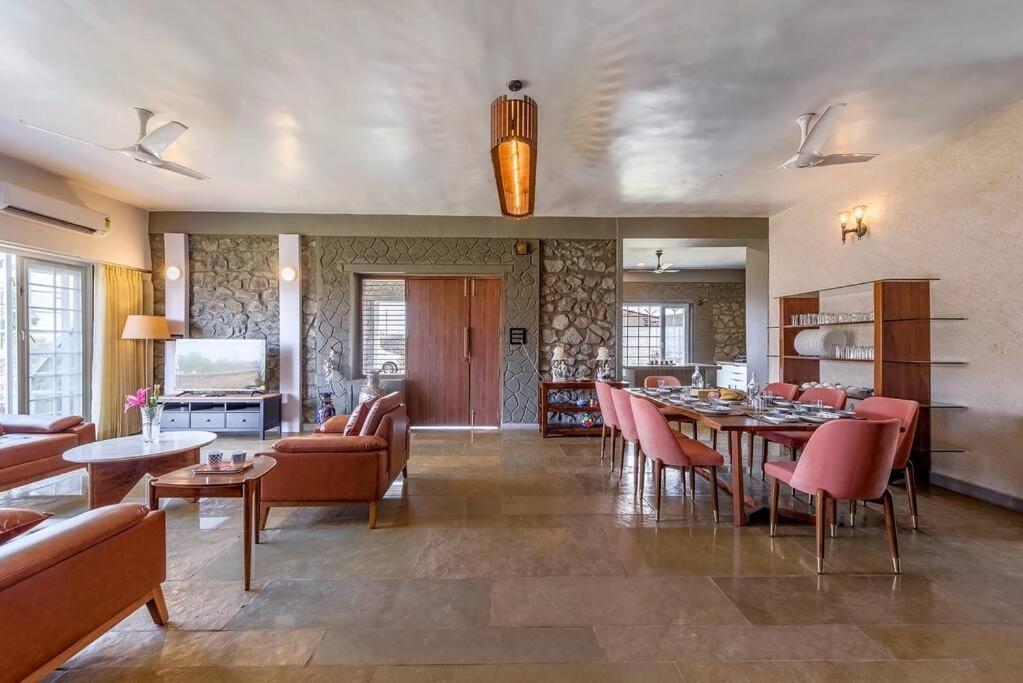 Stone Mansion By Phoenix Stays איגטפורי מראה חיצוני תמונה