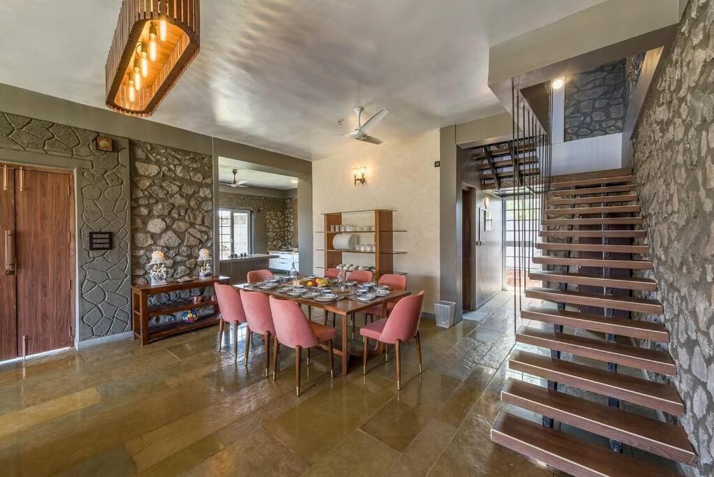 Stone Mansion By Phoenix Stays איגטפורי מראה חיצוני תמונה