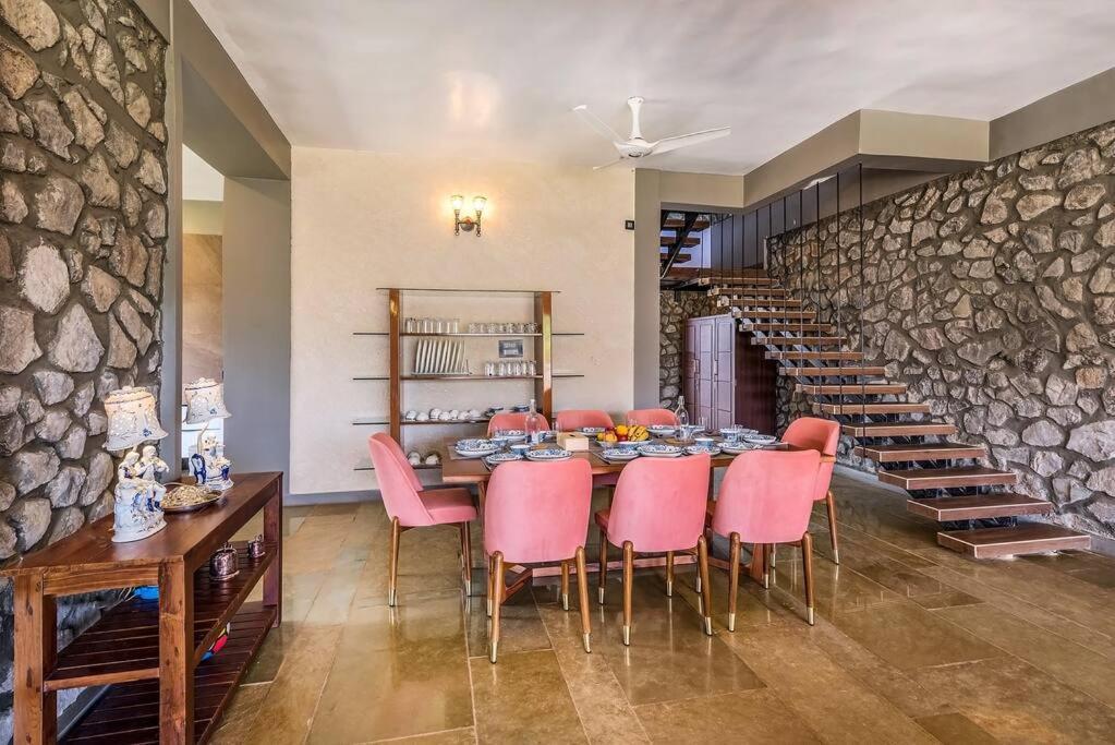 Stone Mansion By Phoenix Stays איגטפורי מראה חיצוני תמונה